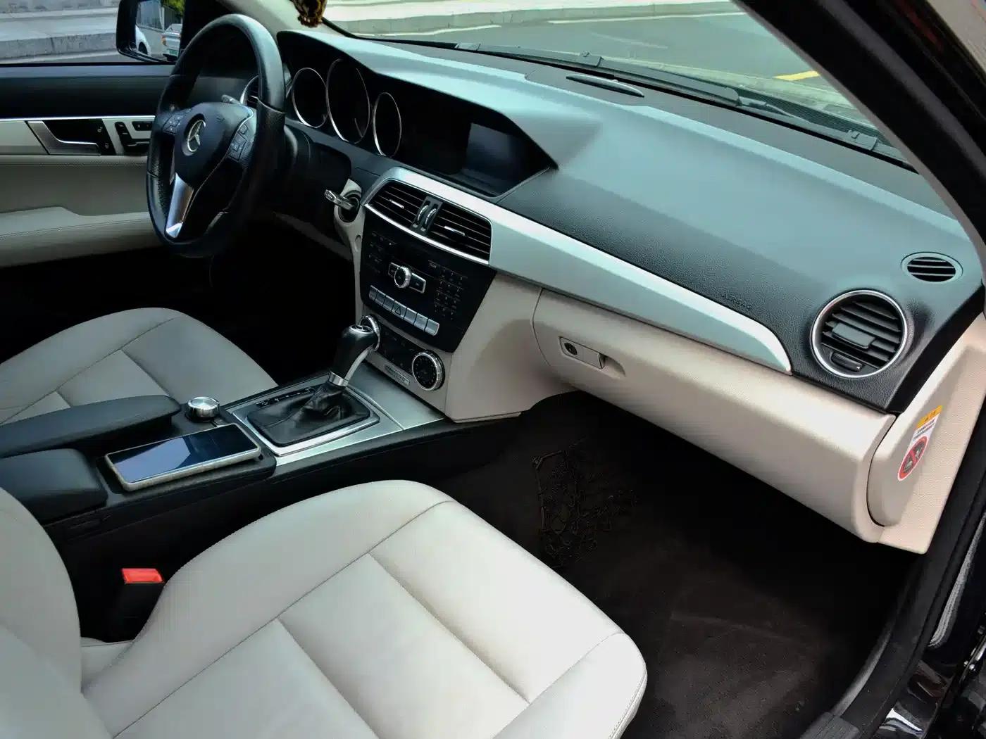 Imported Mercedes-Benz C-Class 2011 C 200 Fashion Touring Edition — миниатюра 15