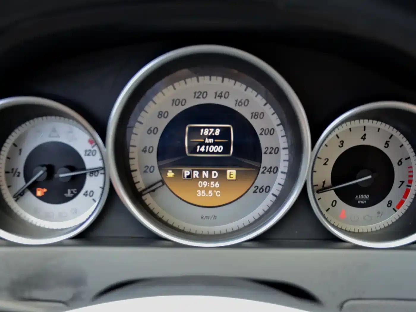Imported Mercedes-Benz C-Class 2011 C 200 Fashion Touring Edition — миниатюра 18
