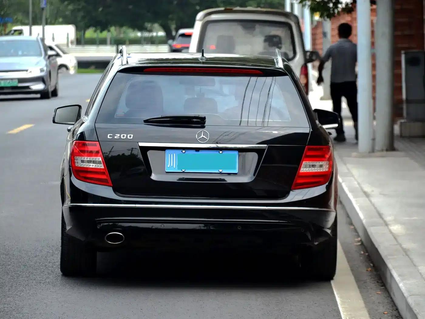 Imported Mercedes-Benz C-Class 2011 C 200 Fashion Touring Edition — миниатюра 5