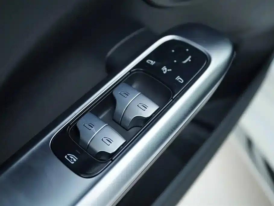 Mercedes-Benz C-Class PHEV 2025 C 350 eL — миниатюра 10