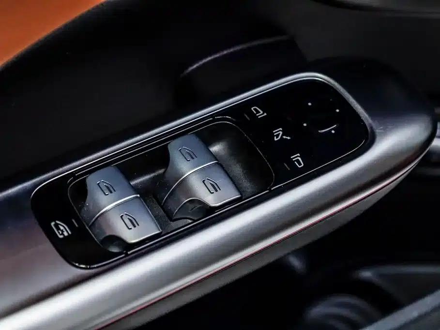 Mercedes-Benz C-Class PHEV 2024 Facelift C 350 eL — миниатюра 11