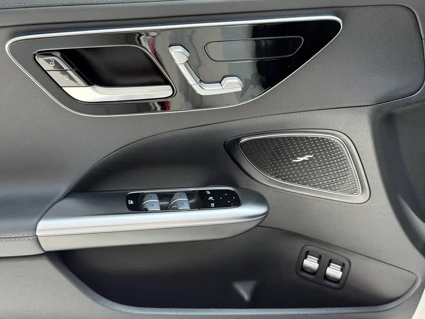 Mercedes-Benz C-Class PHEV 2024 Facelift C 350 eL — миниатюра 6