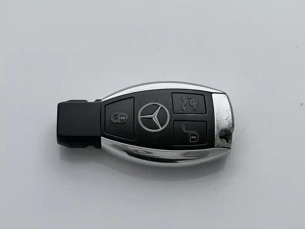 2016 Mercedes-Benz GLC 300 4MATIC Dynamic — миниатюра 19