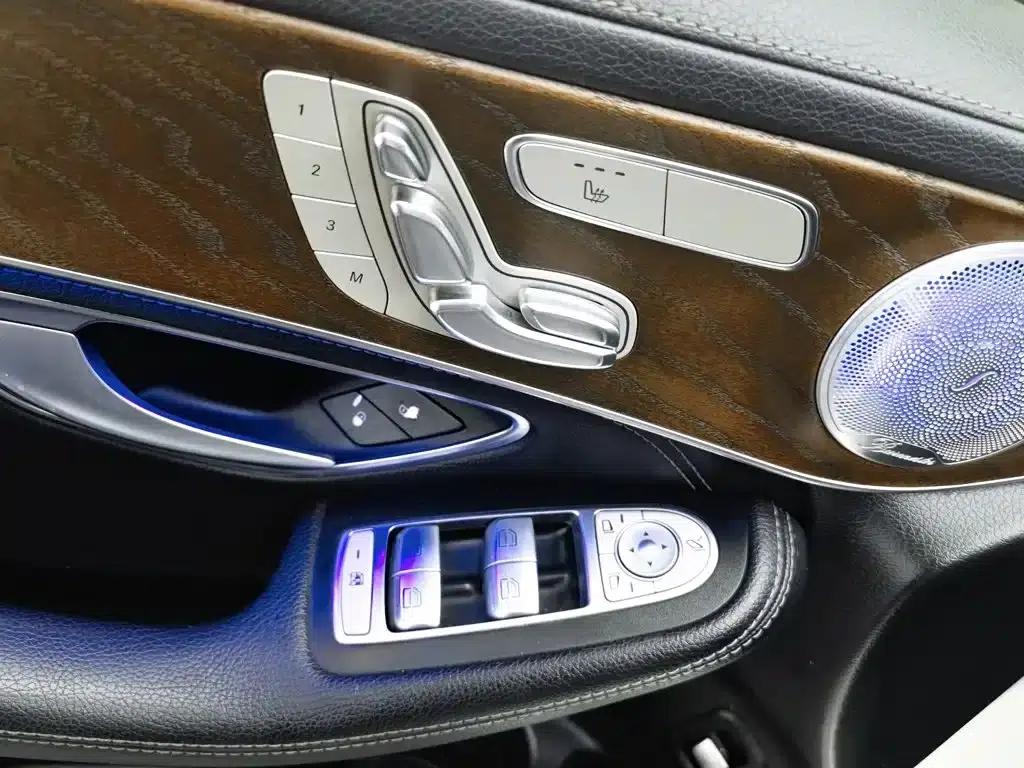 2016 Mercedes-Benz GLC 300 4MATIC Dynamic — миниатюра 9