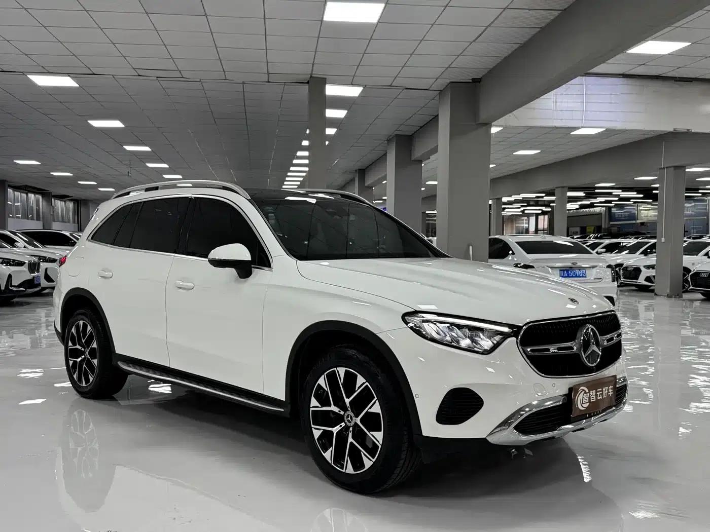 2023 Mercedes-Benz GLC 260 L 4MATIC Dynamic 5-seater — миниатюра 3