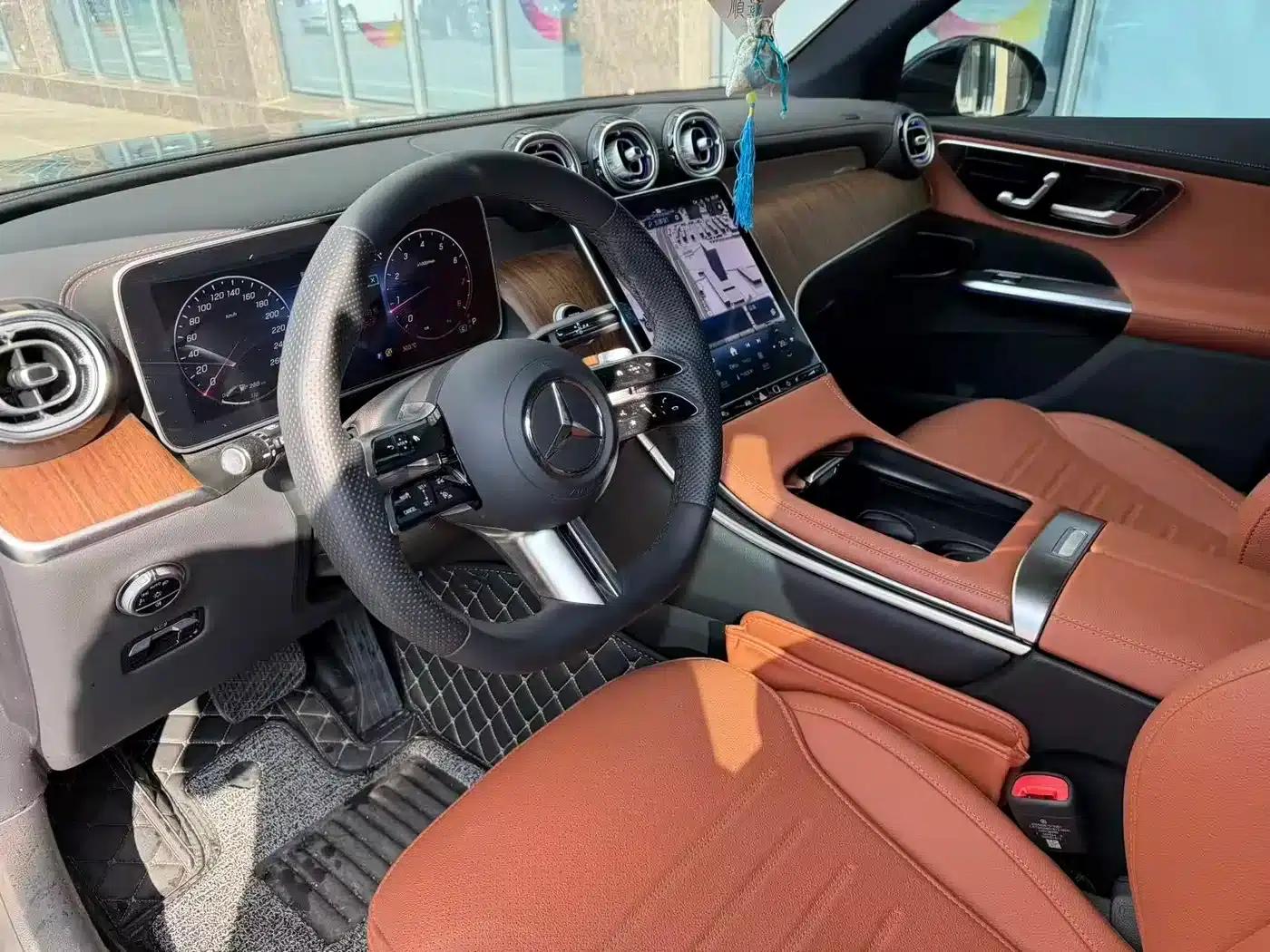 2024 Mercedes-Benz GLC 300 L 4MATIC Dynamic 5-seater — миниатюра 4