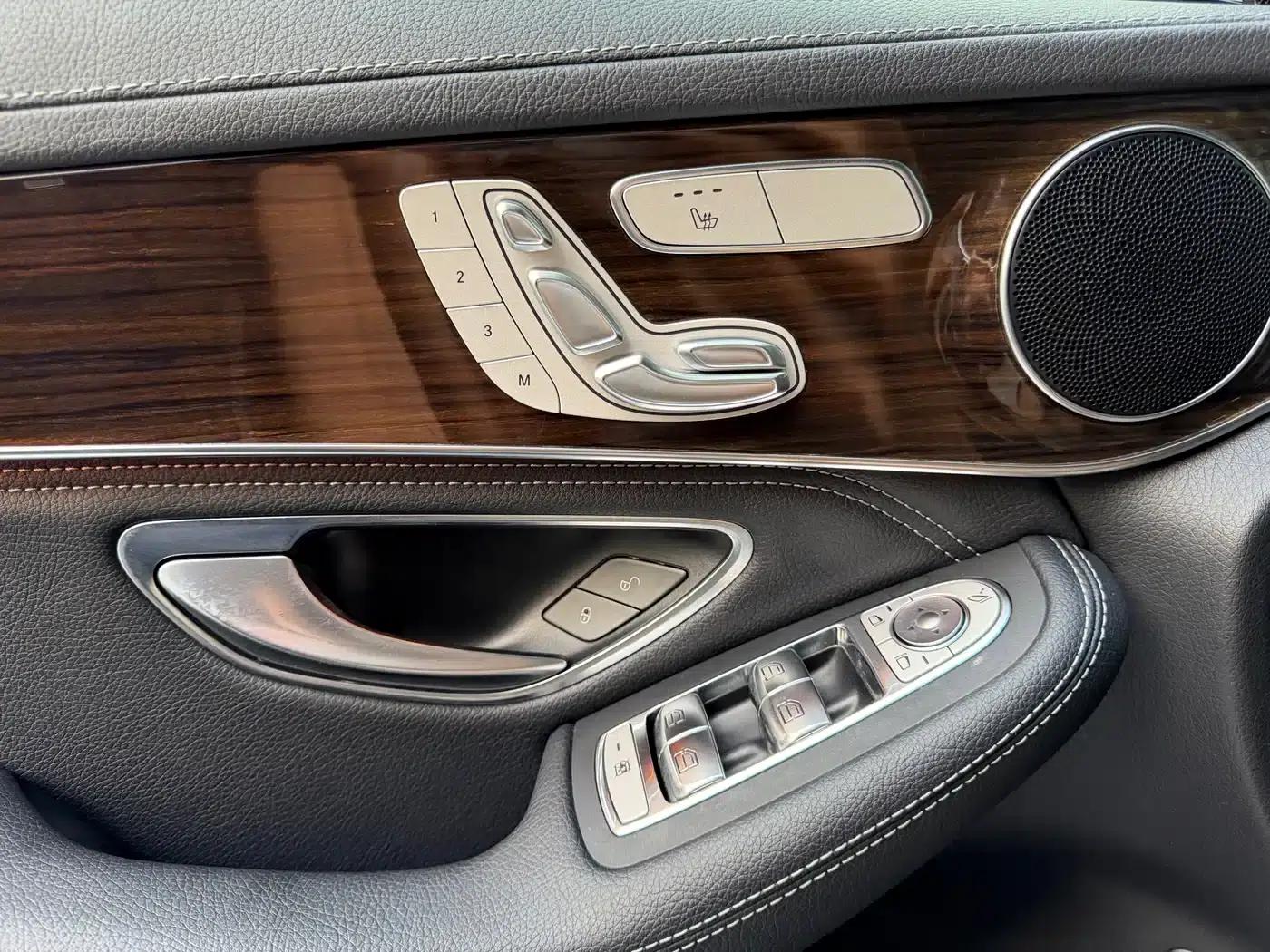 2019 Mercedes-Benz GLC 260 4MATIC Dynamic — миниатюра 15