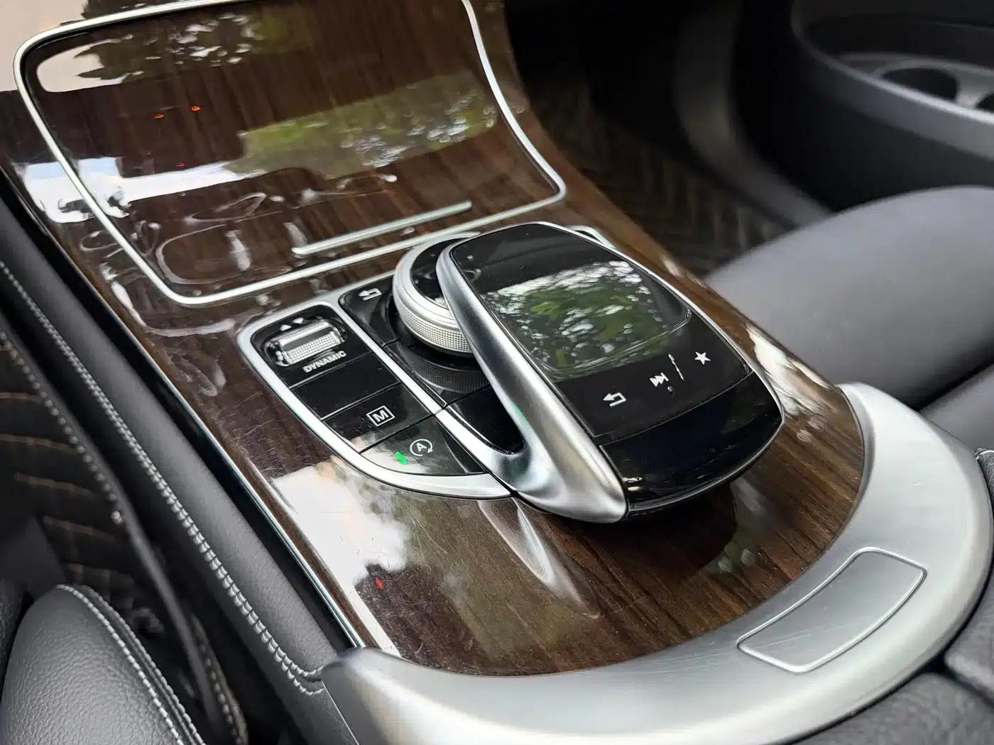 2019 Mercedes-Benz GLC 260 4MATIC Dynamic — миниатюра 18