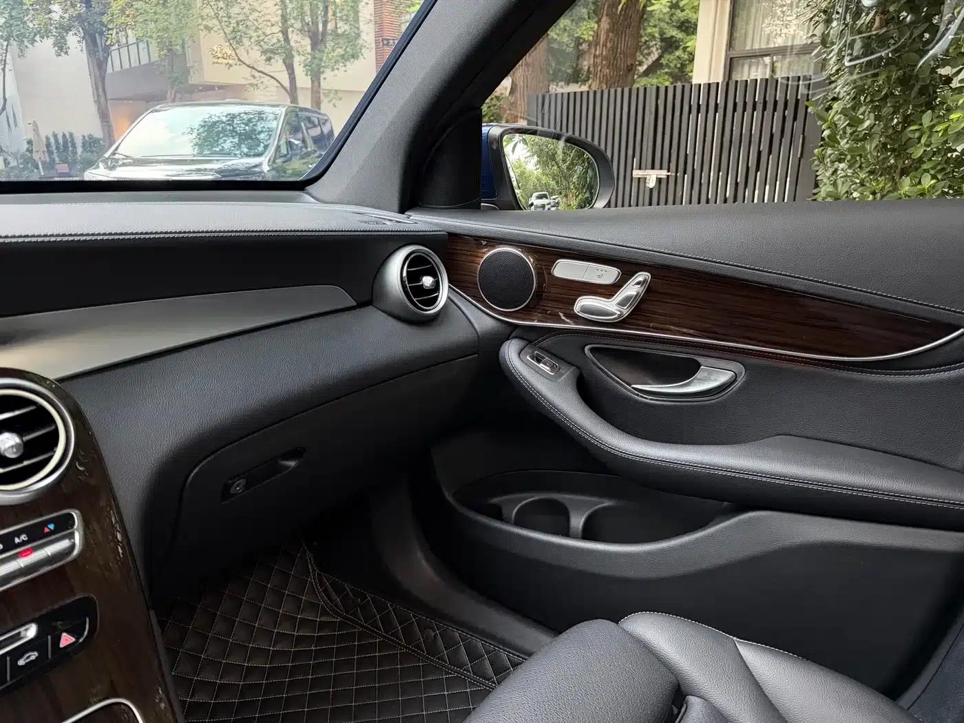 2019 Mercedes-Benz GLC 260 4MATIC Dynamic — миниатюра 21