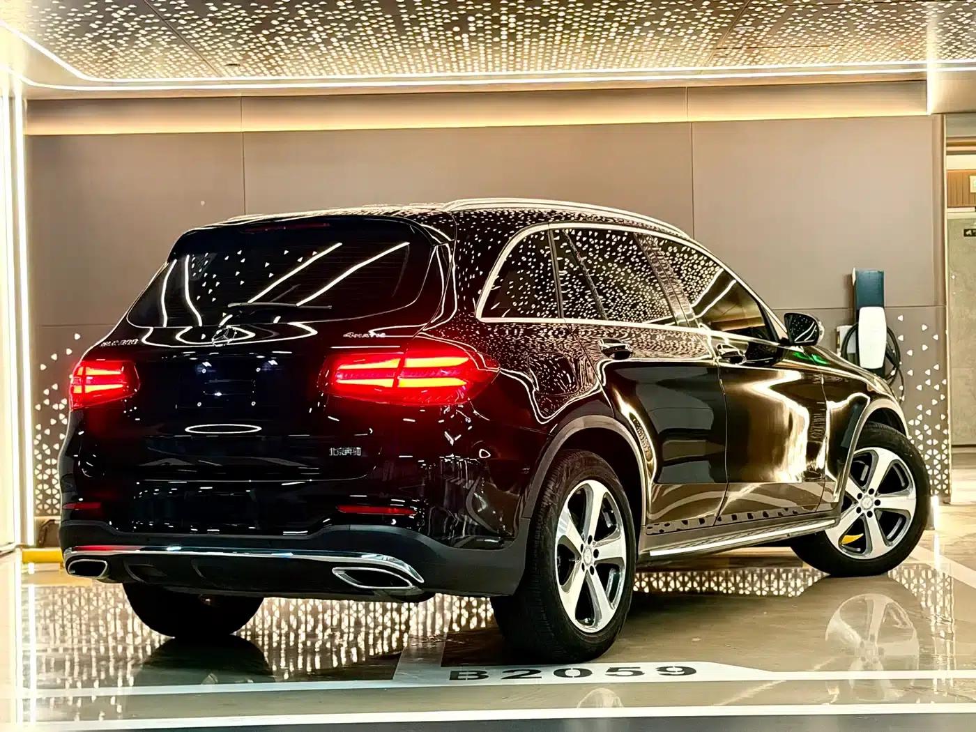 2017 Mercedes-Benz GLC 300 4MATIC Dynamic — миниатюра 4
