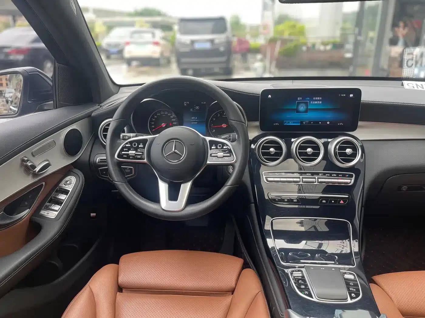 2020 Mercedes-Benz GLC 260 L 4MATIC Dynamic — миниатюра 14