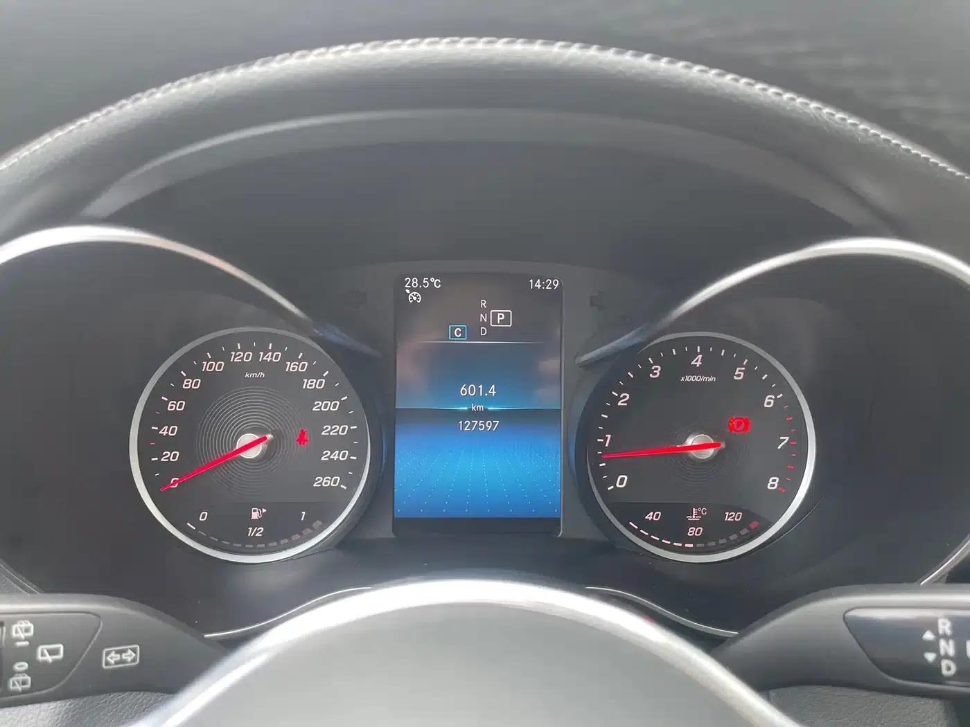 2020 Mercedes-Benz GLC 260 L 4MATIC Dynamic — миниатюра 18