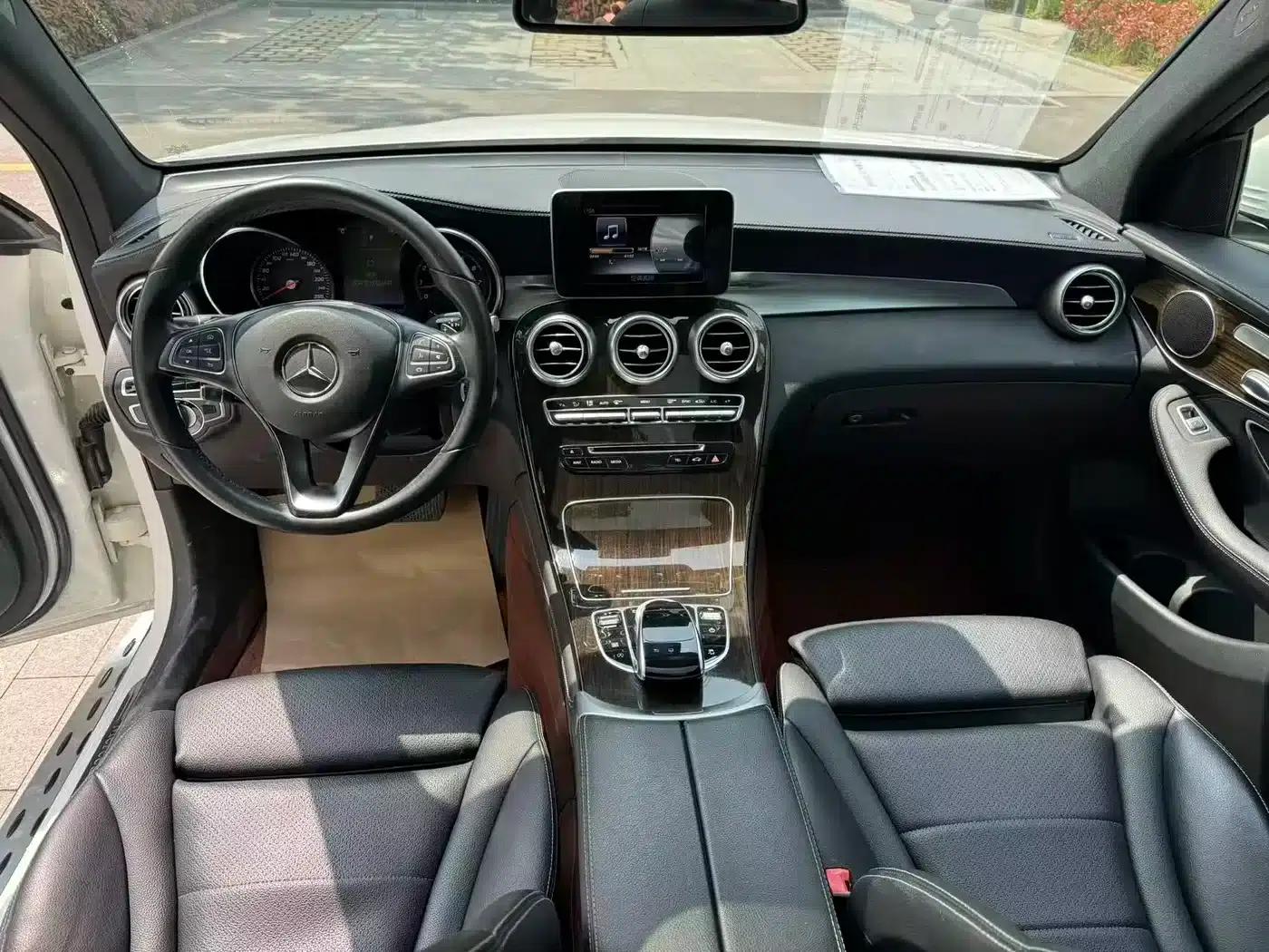 2016 Mercedes-Benz GLC 260 4MATIC Luxury — миниатюра 4