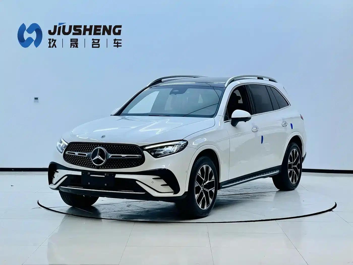 2023 Mercedes-Benz GLC 260 L 4MATIC Luxury 7-seater — миниатюра 1