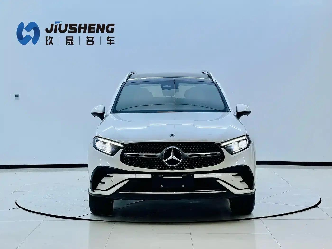 2023 Mercedes-Benz GLC 260 L 4MATIC Luxury 7-seater — миниатюра 2