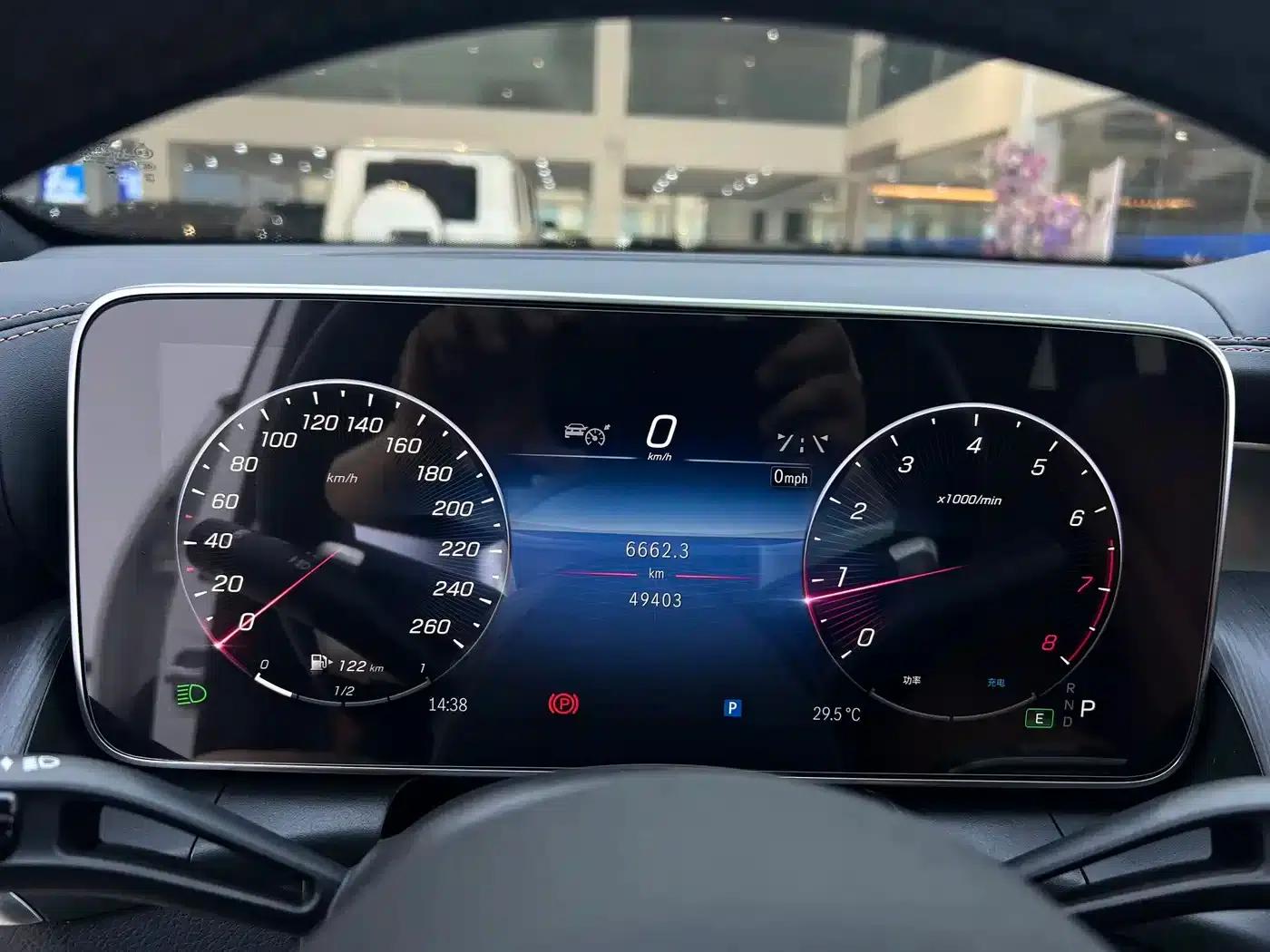 2023 Mercedes-Benz GLC 260 L 4MATIC Luxury 7-seater — миниатюра 8