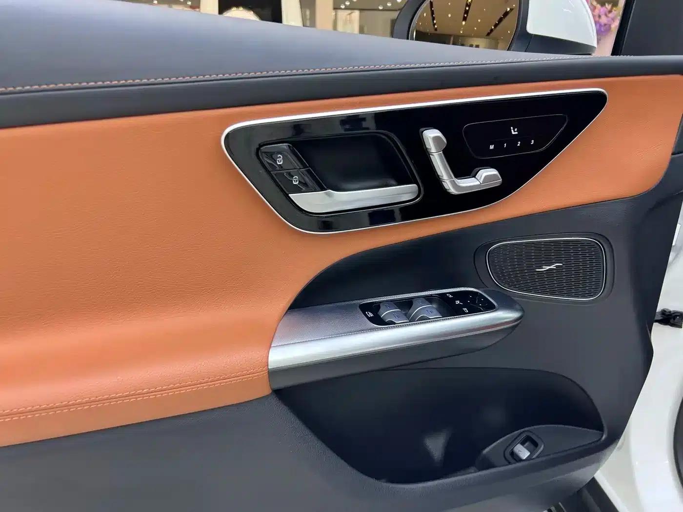 2023 Mercedes-Benz GLC 260 L 4MATIC Luxury 7-seater — миниатюра 10