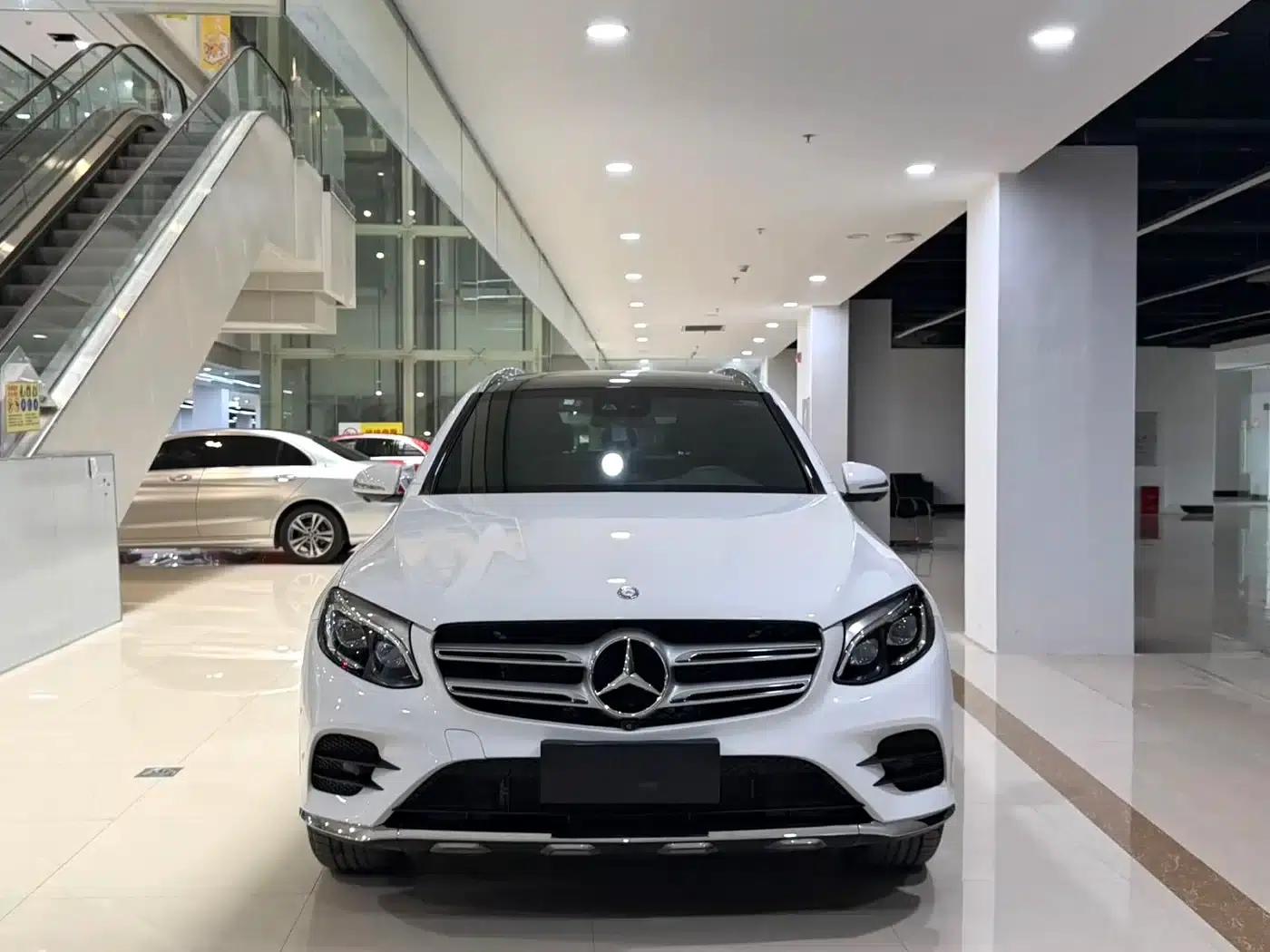 2017 Mercedes-Benz GLC 300 4MATIC Dynamic — миниатюра 2