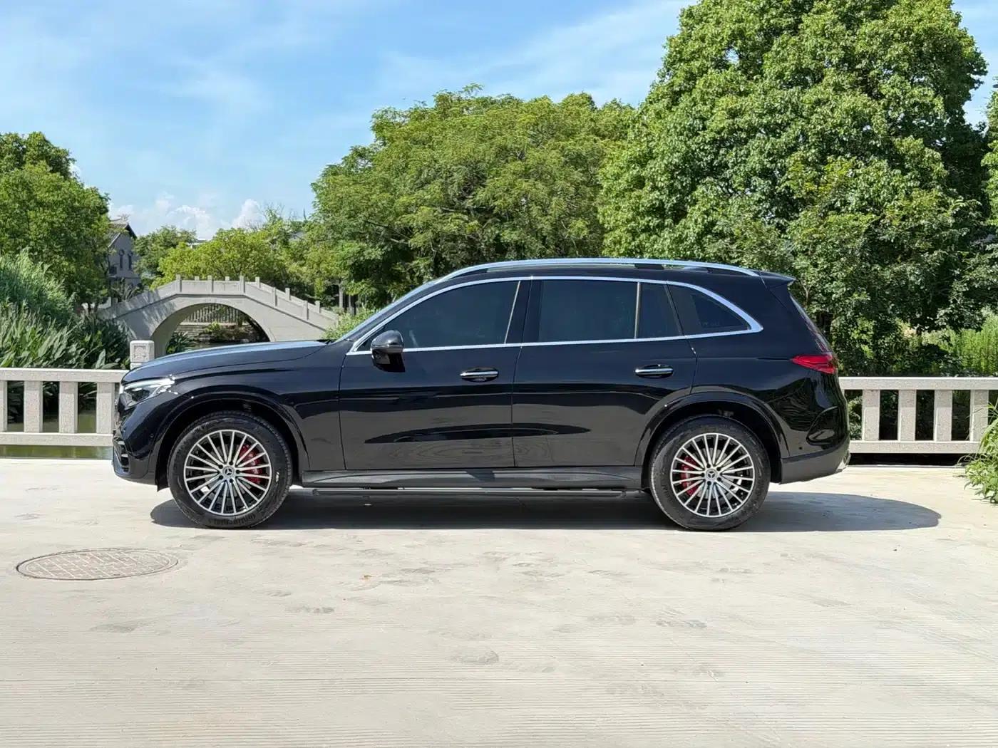 2024 Mercedes-Benz GLC 260 L 4MATIC Luxury 5-seater — миниатюра 3