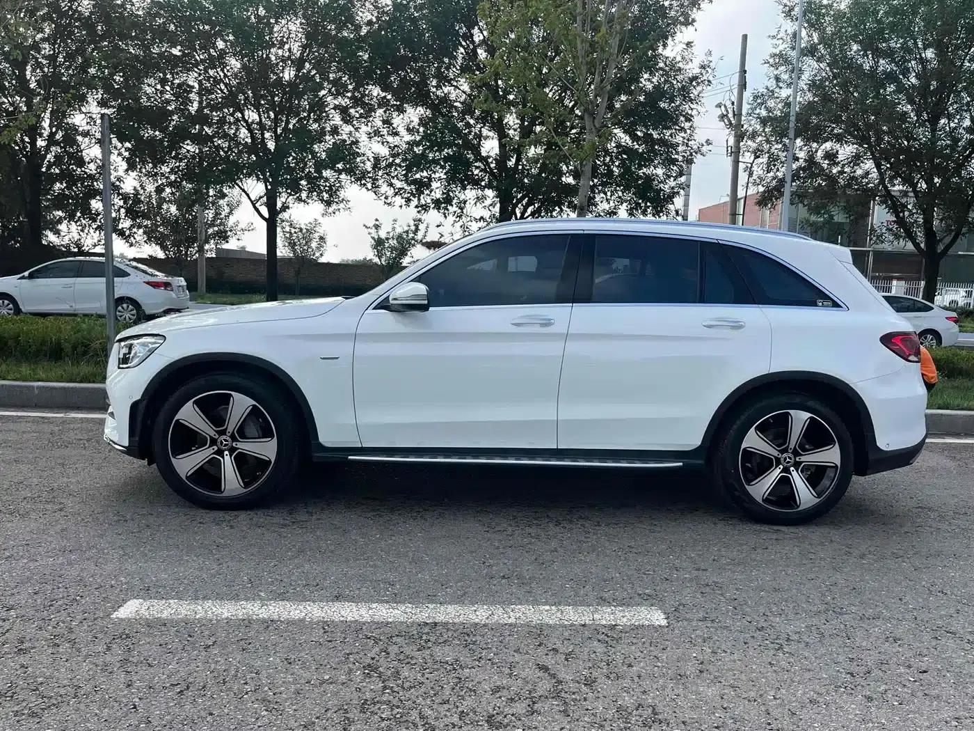2022 Mercedes-Benz GLC 300 L 4MATIC Dynamic Edition — миниатюра 16