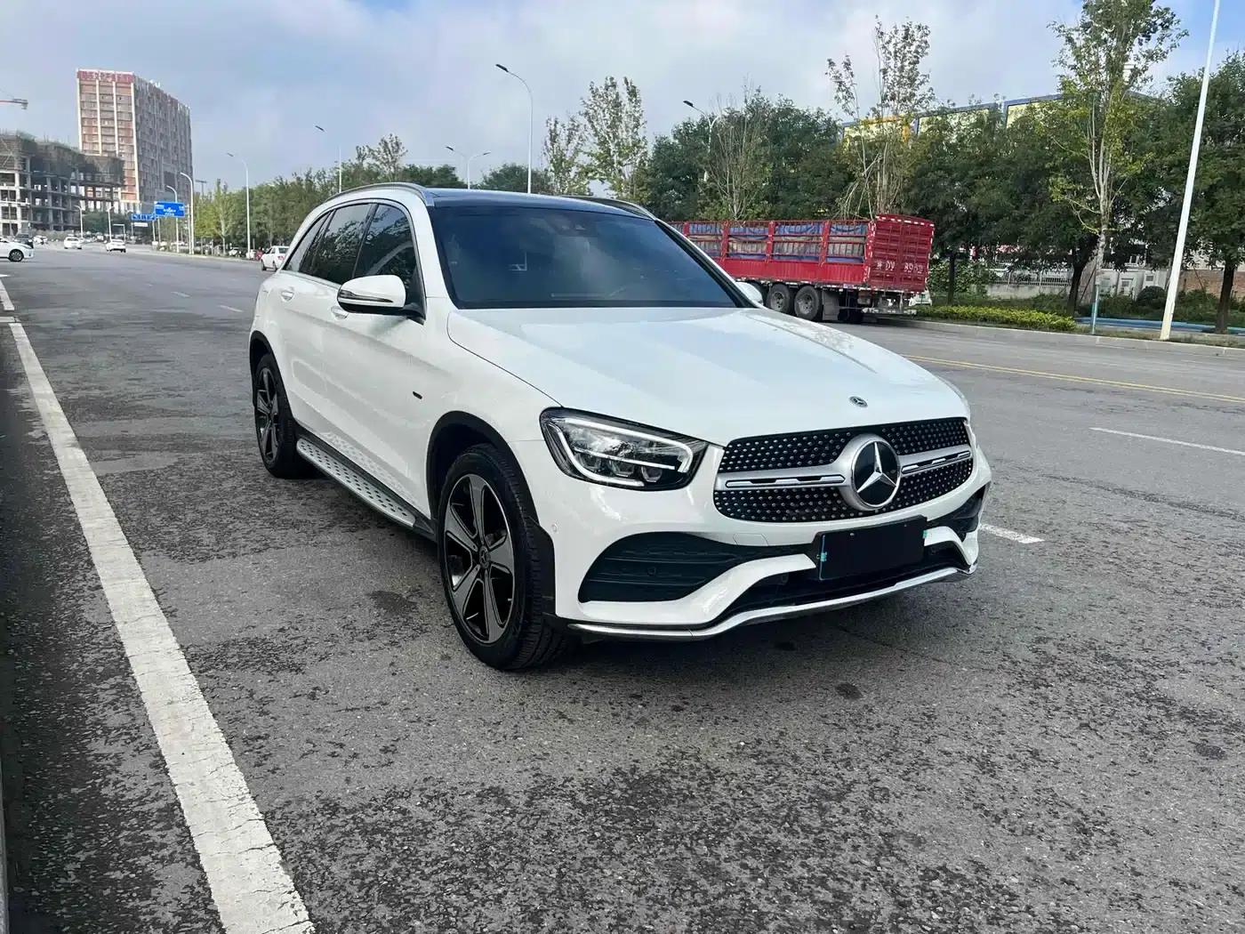 2022 Mercedes-Benz GLC 300 L 4MATIC Dynamic Edition — миниатюра 3