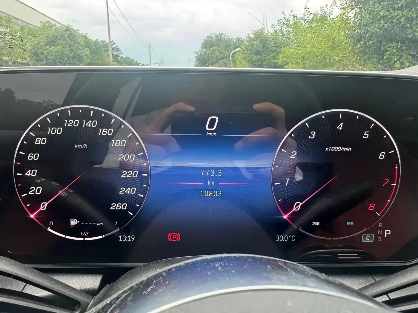 2023 Mercedes-Benz GLC 260 L 4MATIC Dynamic 7-seater — миниатюра 2