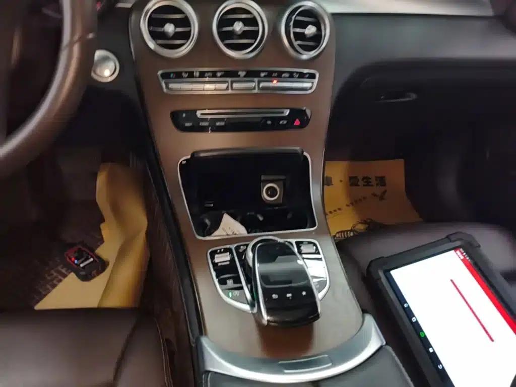2018 Mercedes-Benz GLC 300 4MATIC Dynamic — миниатюра 14
