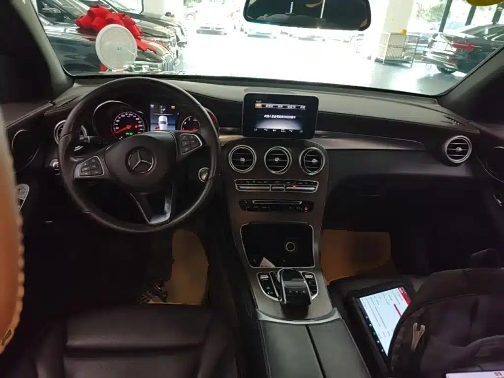 2018 Mercedes-Benz GLC 300 4MATIC Dynamic — миниатюра 10