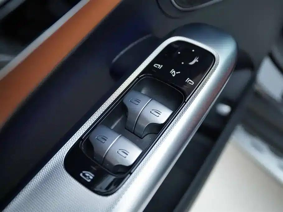 Mercedes-Benz GLC PHEV 2025 350 e L 4MATIC Classic Edition — миниатюра 10
