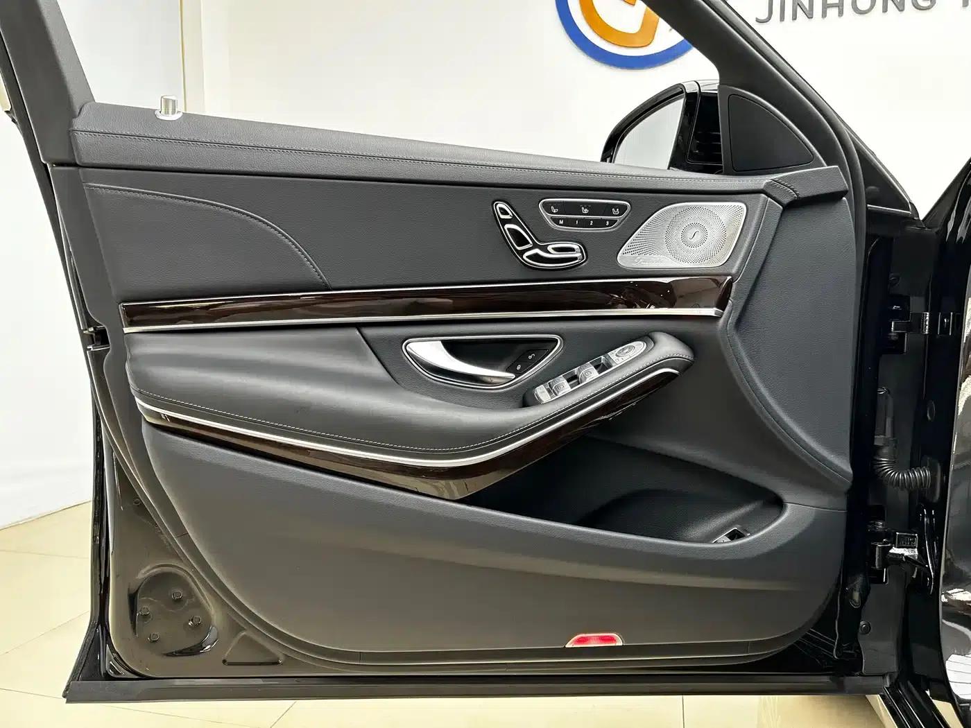 Maybach S-Class 2020 S 450 4MATIC Collector's Edition — миниатюра 6
