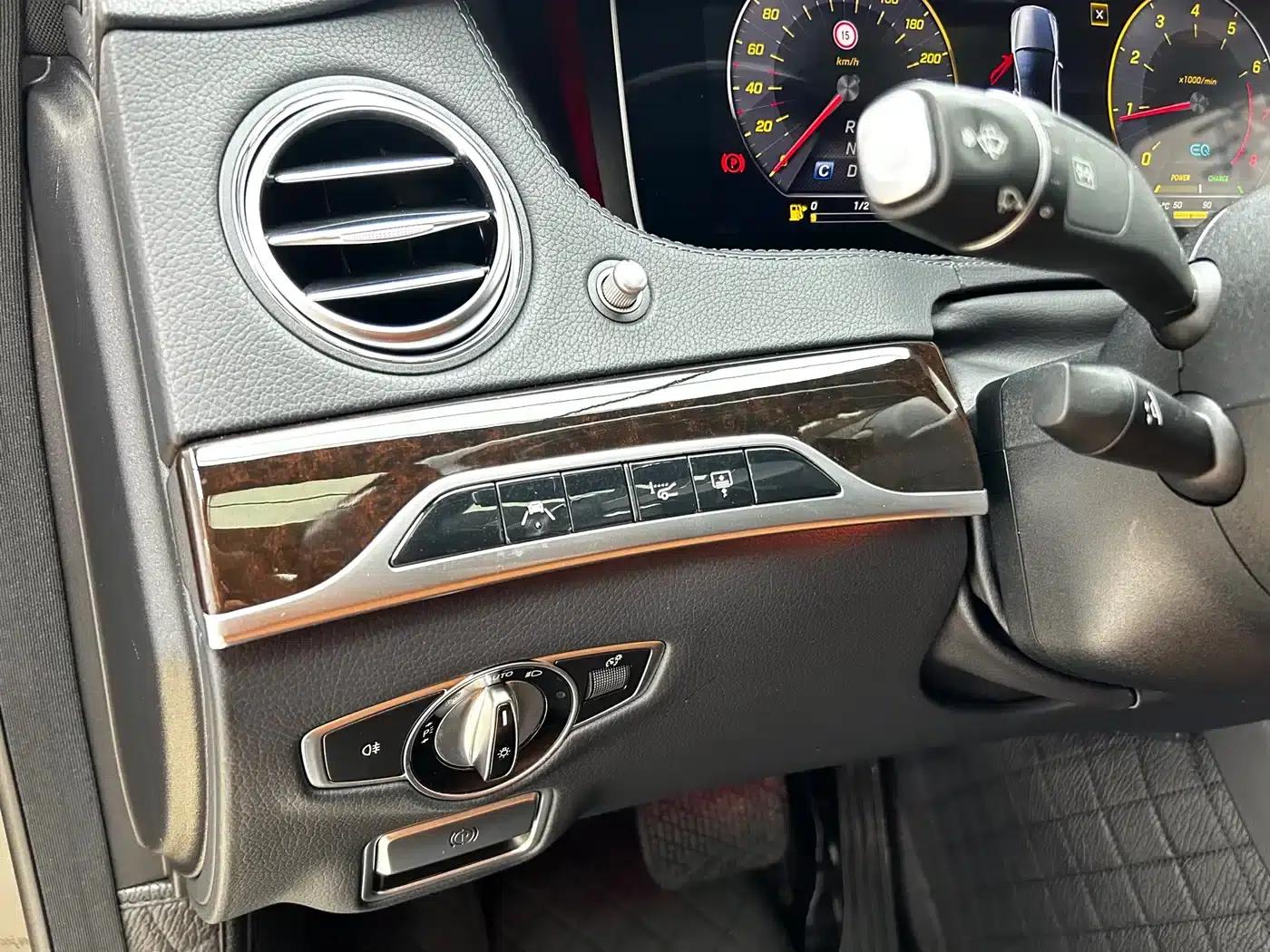 Maybach S-Class 2020 S 450 4MATIC Collector's Edition — миниатюра 10