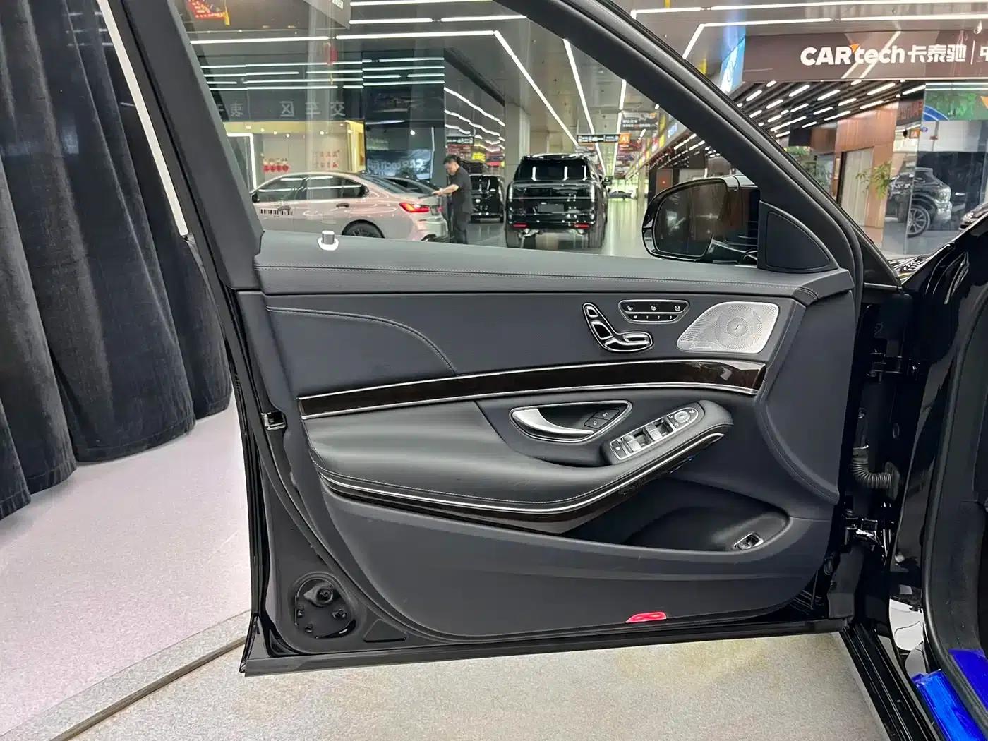 Maybach S-Class 2020 S 450 4MATIC Collector's Edition — миниатюра 16