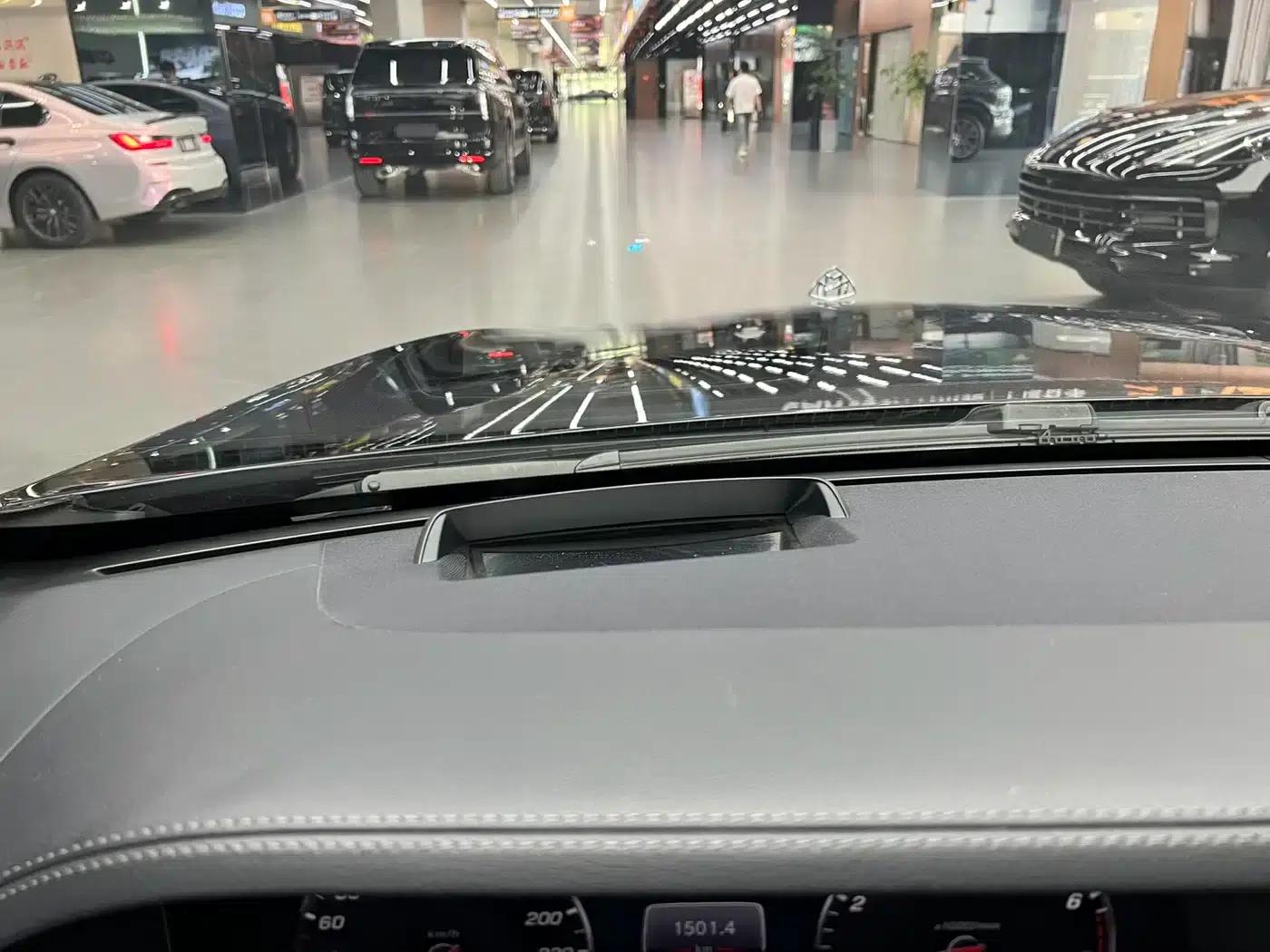 Maybach S-Class 2020 S 450 4MATIC Collector's Edition — миниатюра 20