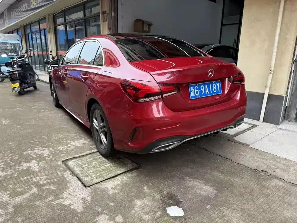 Mercedes-Benz A-Class 2022 Facelift A 180 L Sport Sedan — миниатюра 4