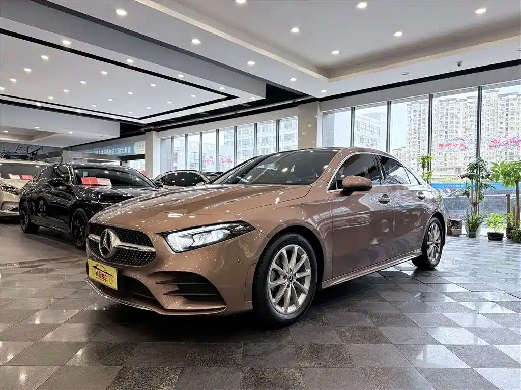 Mercedes-Benz A-Class 2020 A 200 L Sport Sedan — миниатюра 1