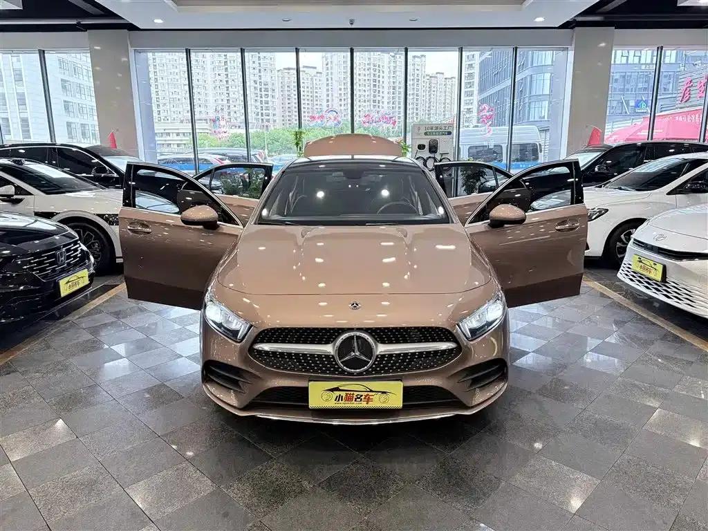 Mercedes-Benz A-Class 2020 A 200 L Sport Sedan — миниатюра 11