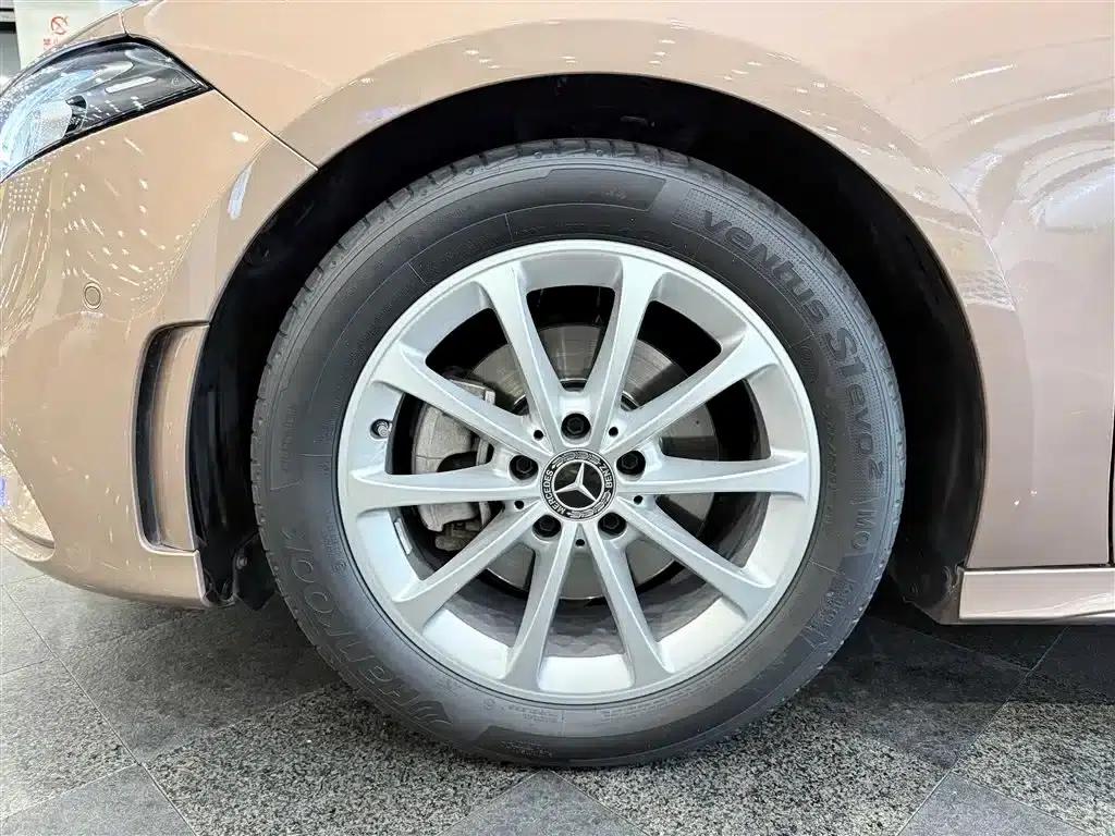 Mercedes-Benz A-Class 2020 A 200 L Sport Sedan — миниатюра 17