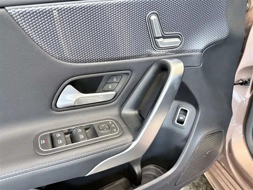 Mercedes-Benz A-Class 2020 A 200 L Sport Sedan — миниатюра 19