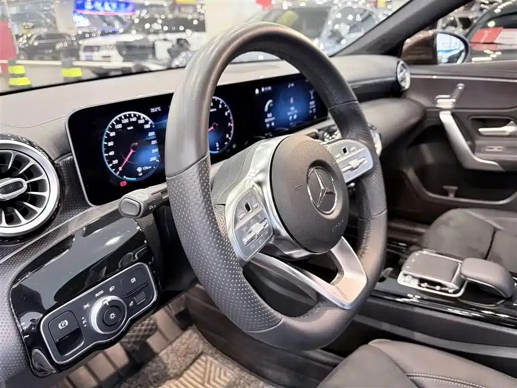 Mercedes-Benz A-Class 2020 A 200 L Sport Sedan — миниатюра 20