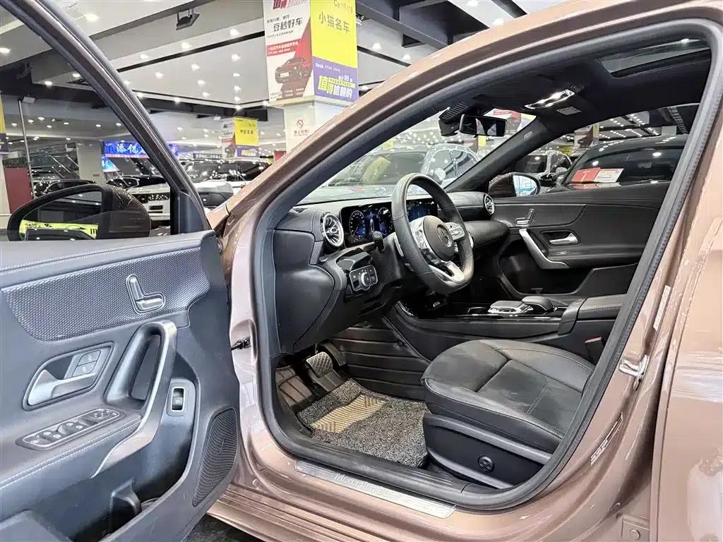 Mercedes-Benz A-Class 2020 A 200 L Sport Sedan — миниатюра 4