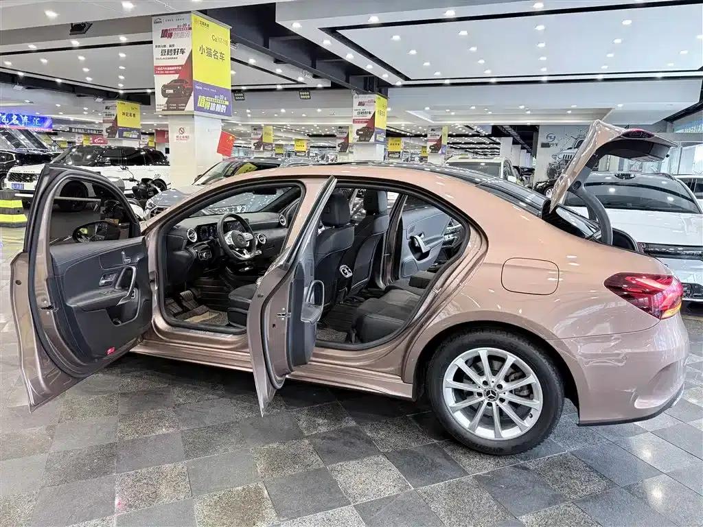 Mercedes-Benz A-Class 2020 A 200 L Sport Sedan — миниатюра 32