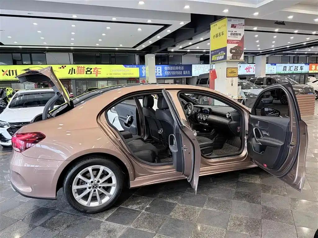 Mercedes-Benz A-Class 2020 A 200 L Sport Sedan — миниатюра 33