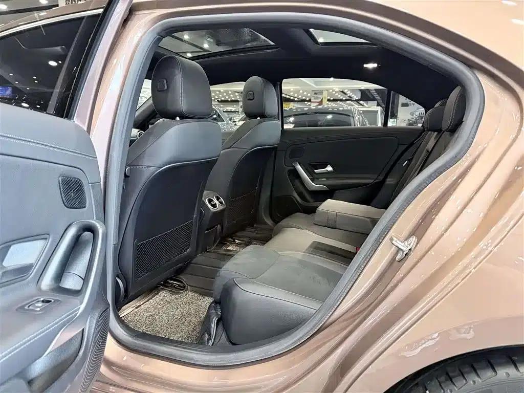 Mercedes-Benz A-Class 2020 A 200 L Sport Sedan — миниатюра 5