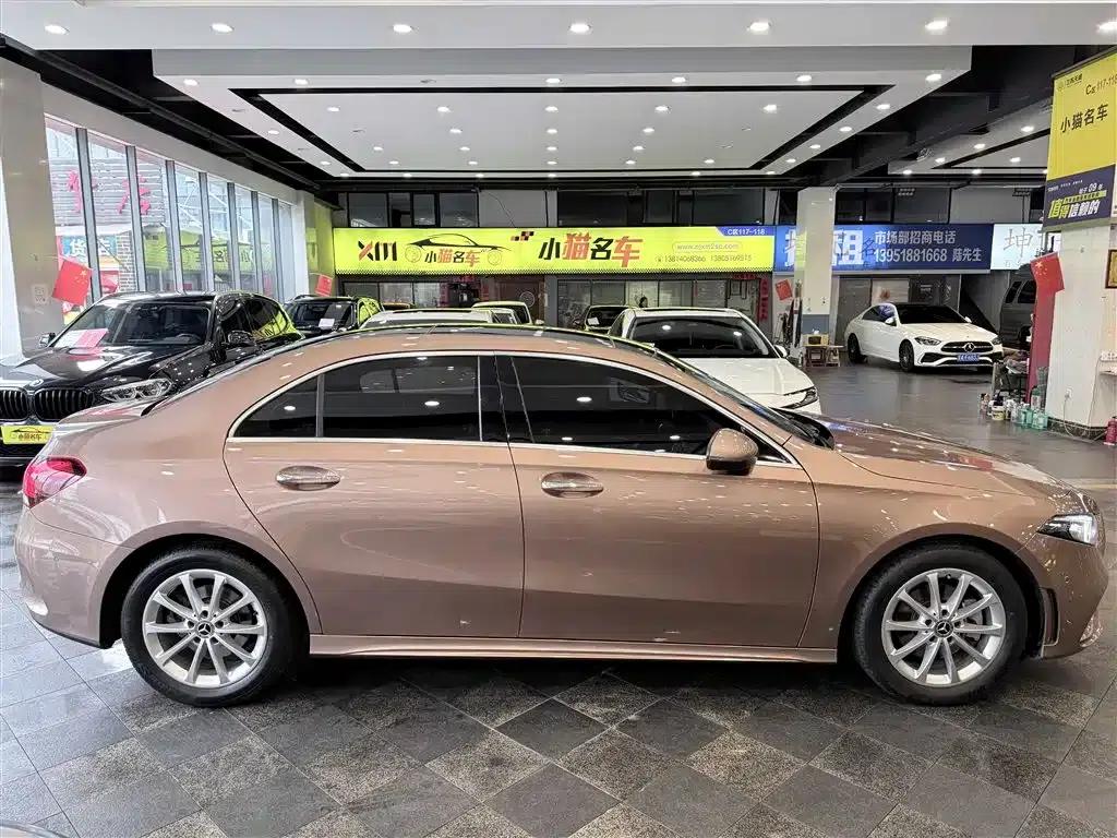 Mercedes-Benz A-Class 2020 A 200 L Sport Sedan — миниатюра 10