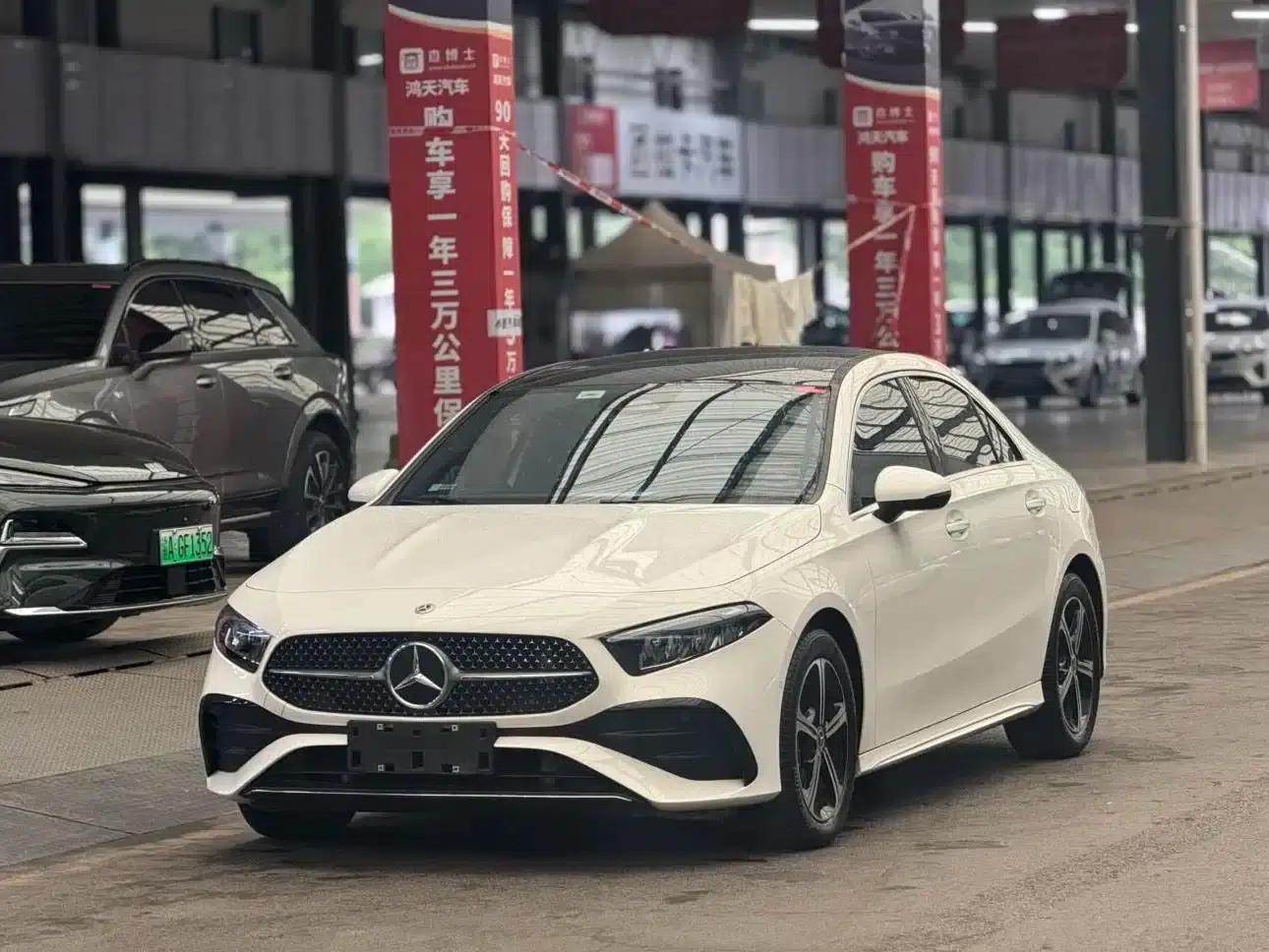 2023 Mercedes-Benz A-Class A 200 L Fashion Edition — миниатюра 1