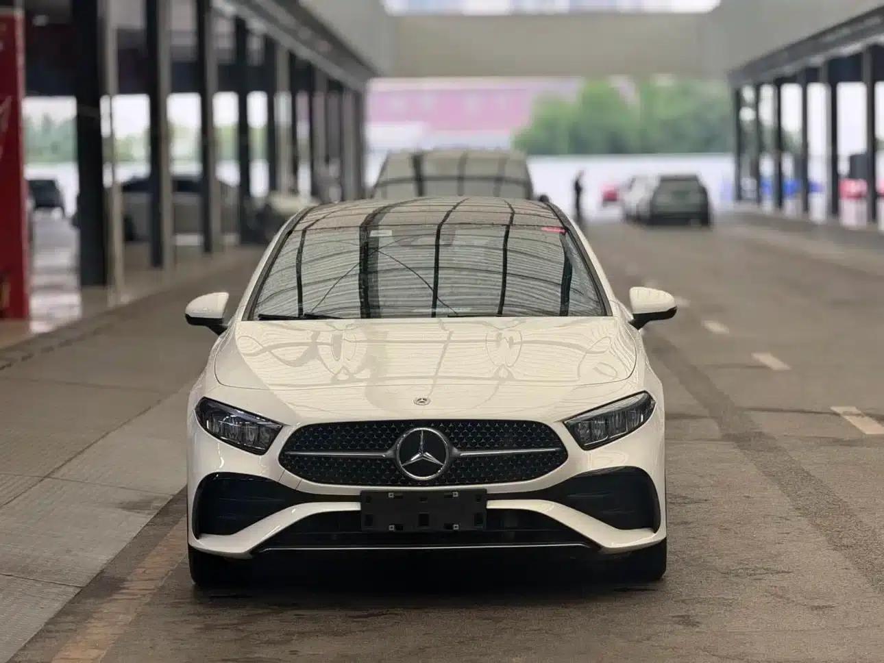 2023 Mercedes-Benz A-Class A 200 L Fashion Edition — миниатюра 2
