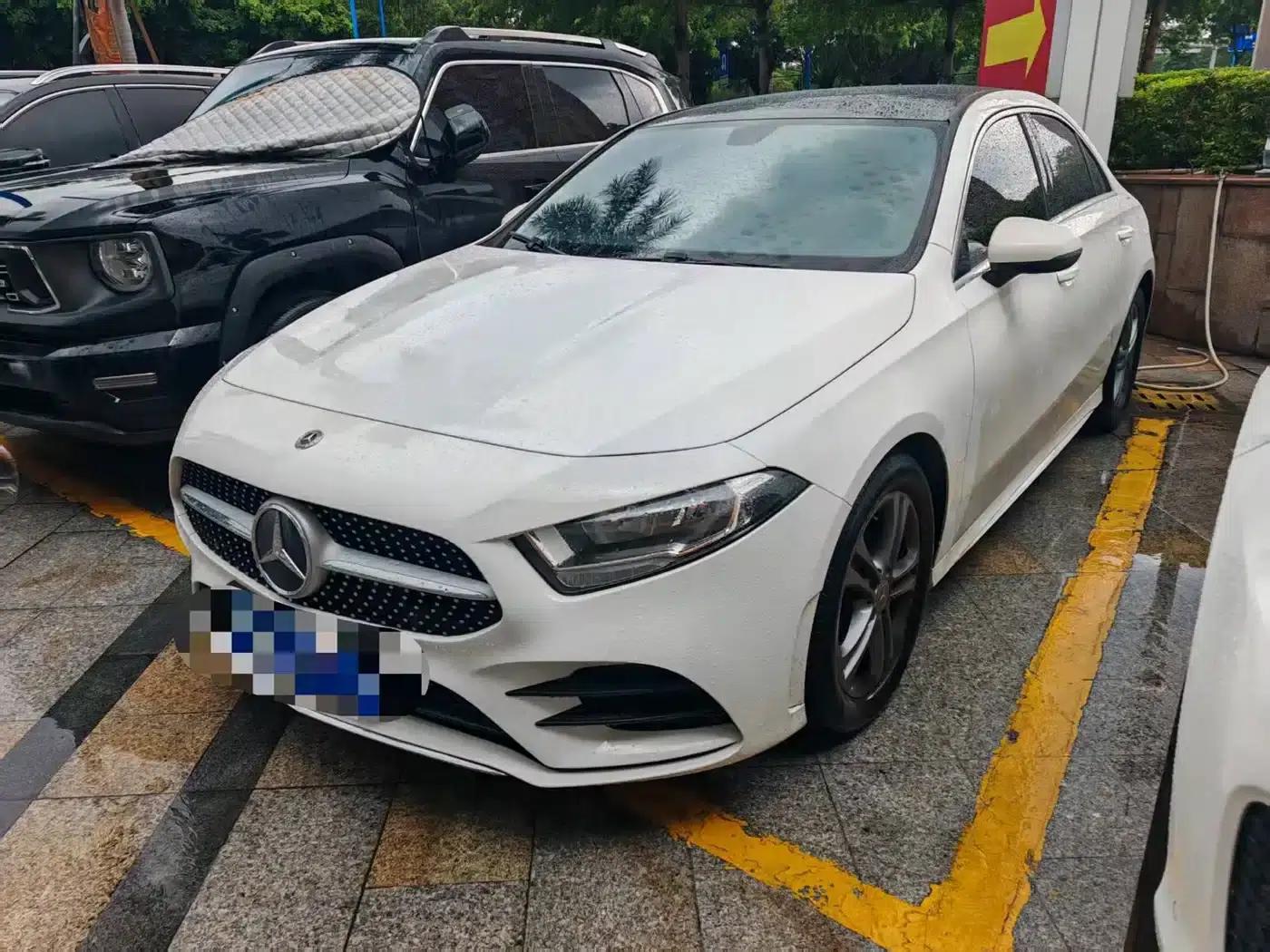 2022 Mercedes-Benz A-Class A 180 L Sport Sedan — миниатюра 1
