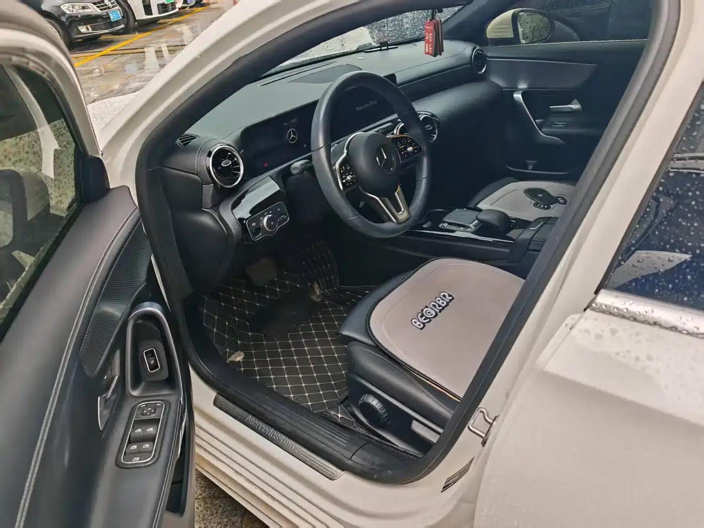 2022 Mercedes-Benz A-Class A 180 L Sport Sedan — миниатюра 3