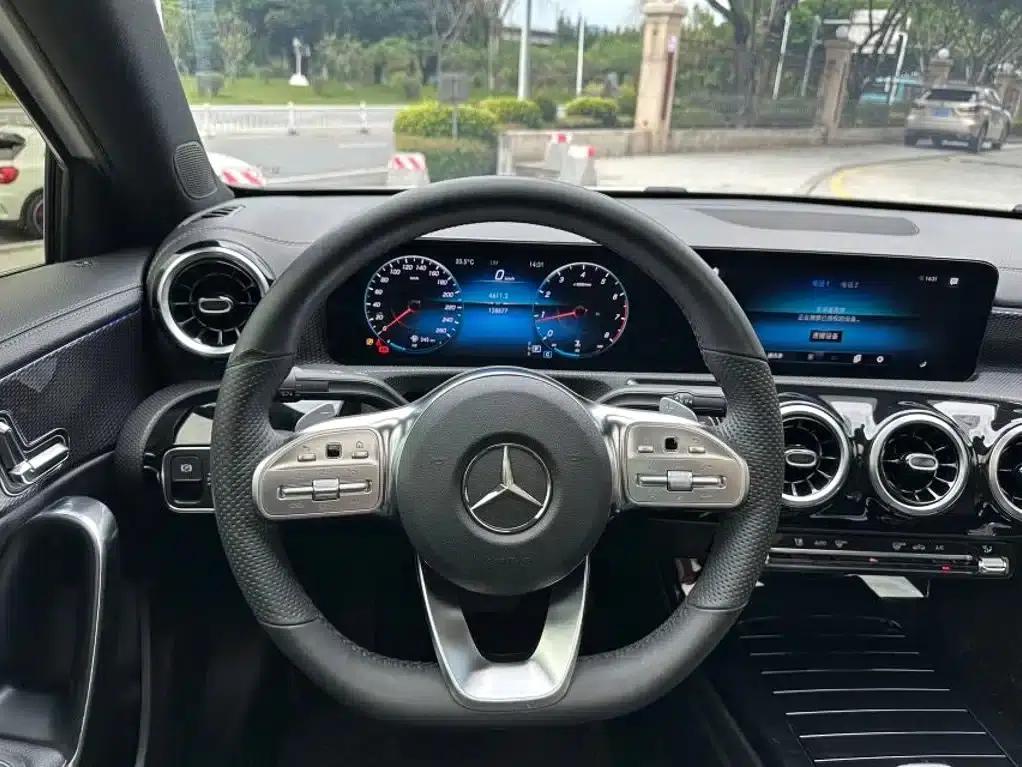 2020 Mercedes-Benz A-Class A 180 L Sport Sedan — миниатюра 11