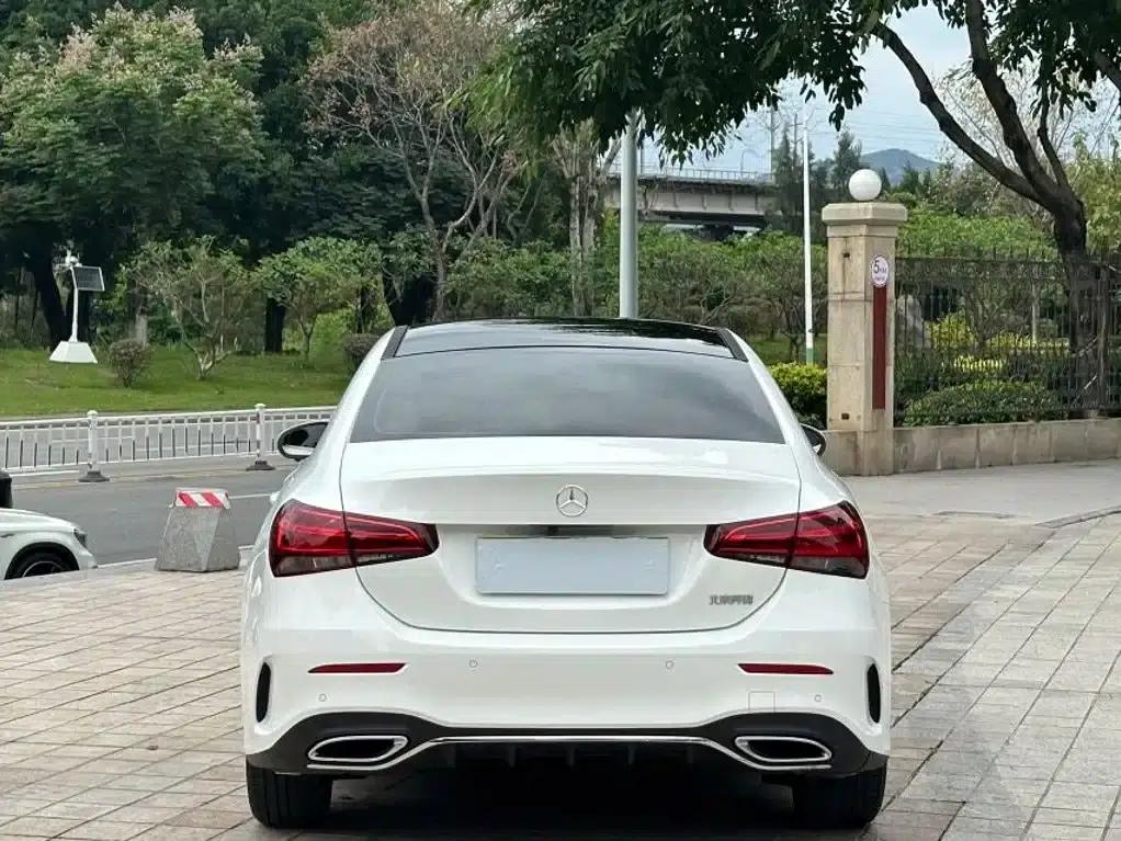 2020 Mercedes-Benz A-Class A 180 L Sport Sedan — миниатюра 4